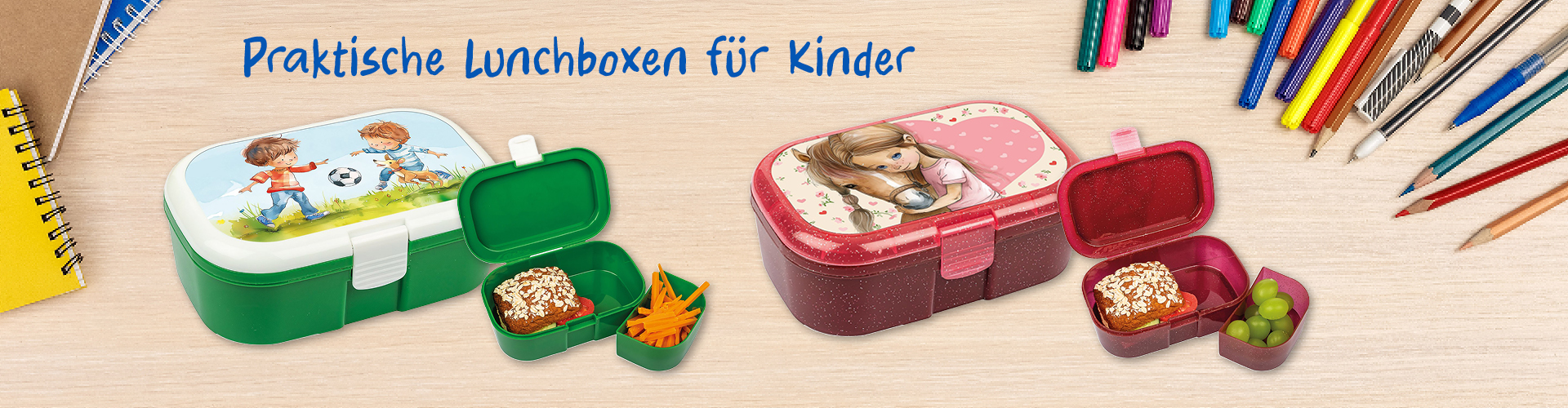 Zwei bunte Lunchboxen mit verschiedenen Fächern und Fußball und Pferde Designs. Text: "Praktische Lunchboxen für Kinder"