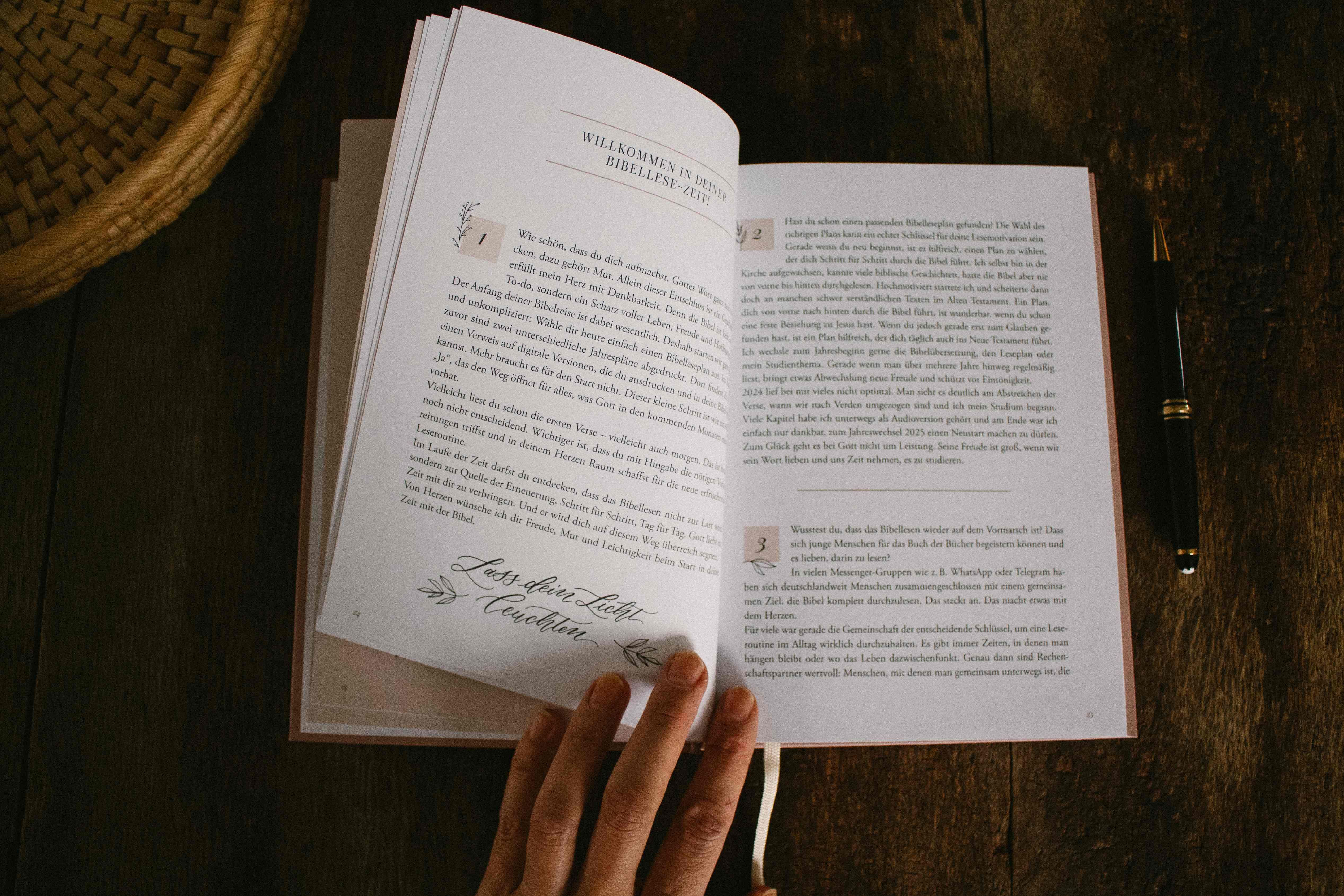 Geschenkbuch - Blühende Worte - Dein Bibellese-Journal