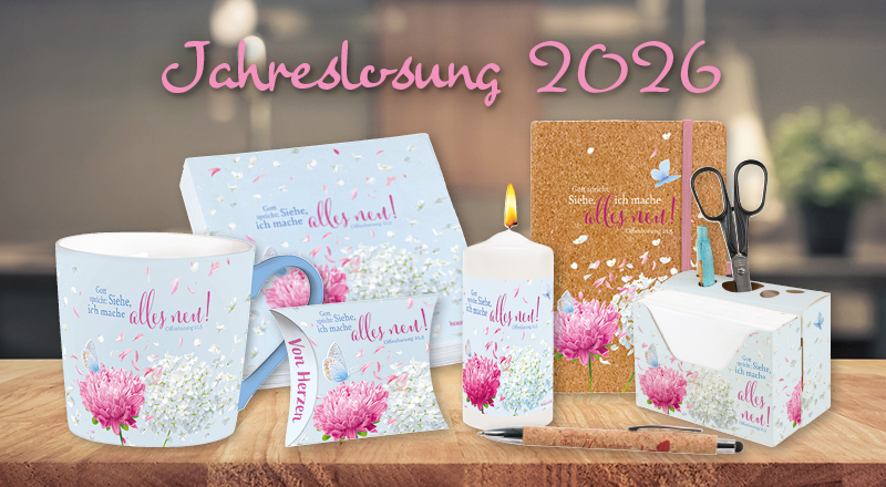 Notizbuch, Kerze, Tasse, Seife und mehr, dekoriert mit grafischem Hortensien Motiv.