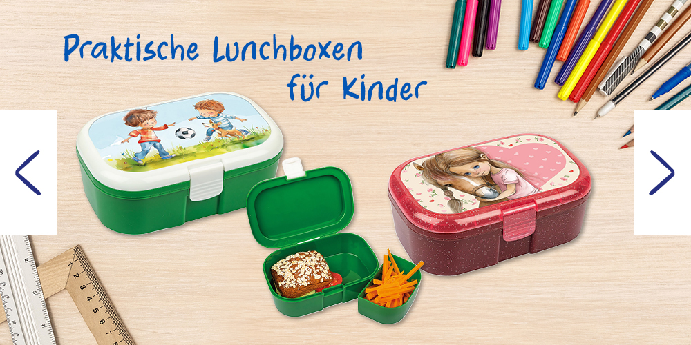 Zwei bunte Lunchboxen mit verschiedenen Fächern und Fußball und Pferde Designs. Text: "Praktische Lunchboxen für Kinder"