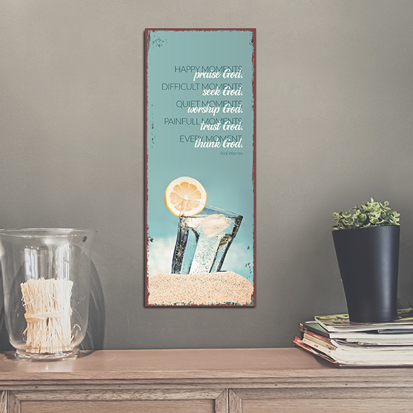 Wanddekoration - Metallschild 'Happy Moments' - Glas Eiswürfel Zitonenscheibe Sand Himmel