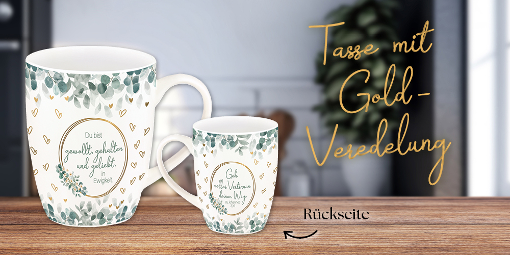 Banner mit Tasse auf Küchenzeile, mit goldener Verzierung und botanischen Mustern. Texte: Tasse mit Gold-Veredelung