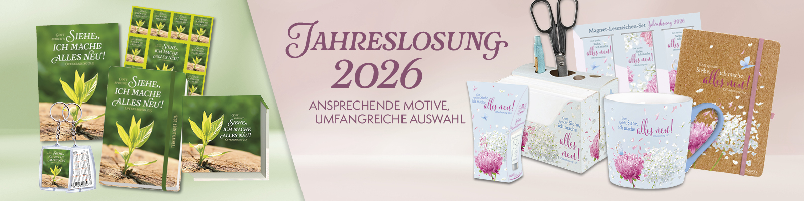 Bunte Produkte zur Jahreslosung 2026: Kalender, Tasse und Notizbuch mit inspirierenden Motiven und Bibelversen.