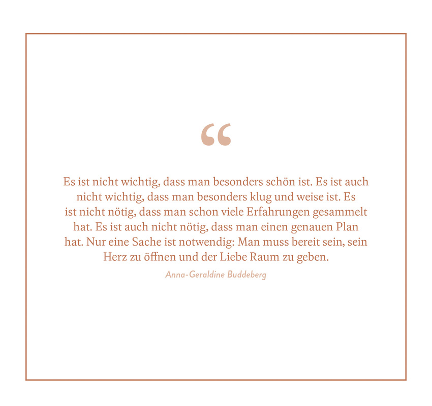 Aufstellbuch - Leben teilen, Liebe feiern (Aufstellbuch) - Aufstellbuch Ehepaar Umarmung Strand