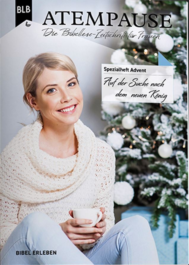 Buch - Auf der Suche nach dem neuen König - Frau gemütlich Tasse Strickpullover Tannenbaum