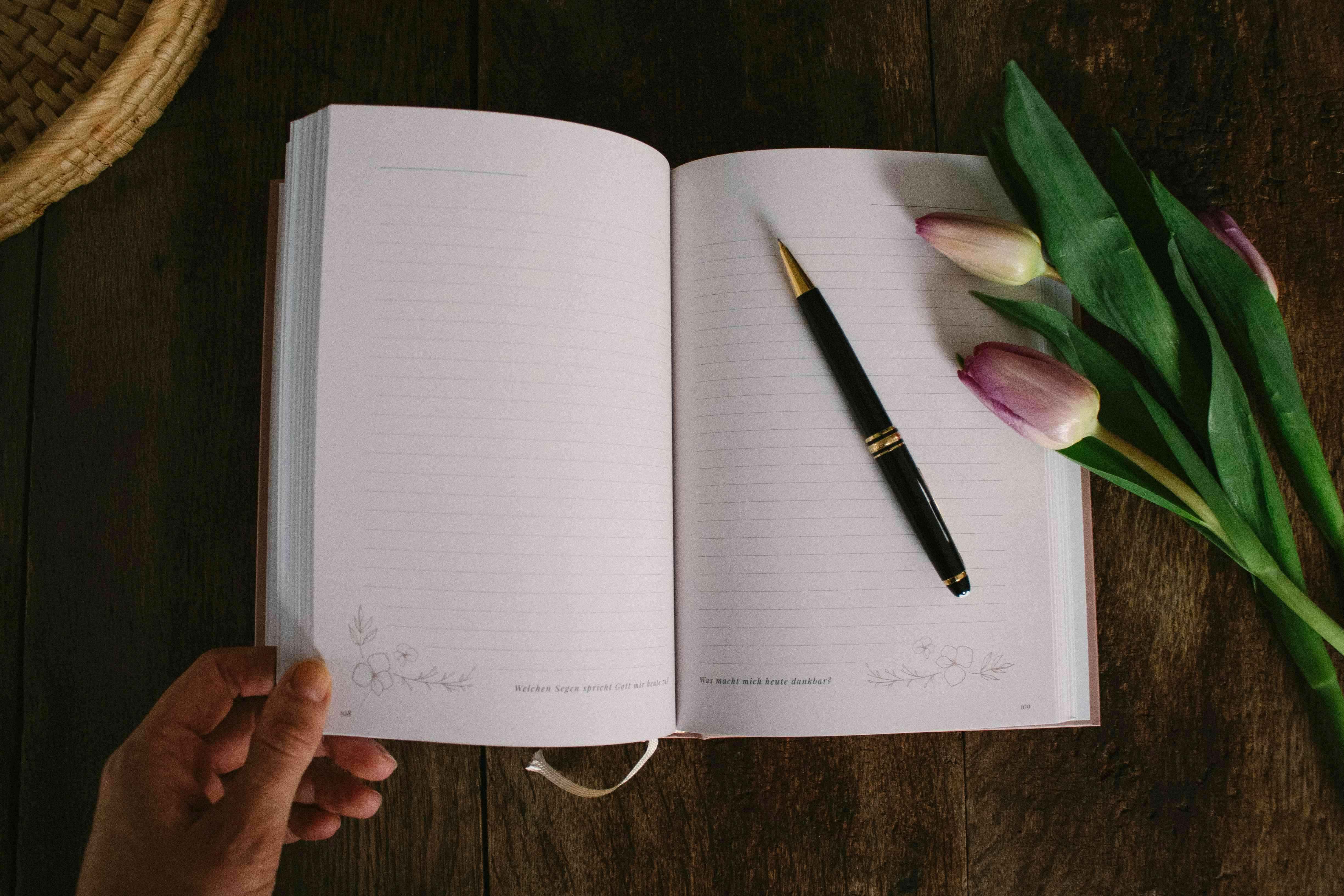 Geschenkbuch - Blühende Worte - Dein Bibellese-Journal