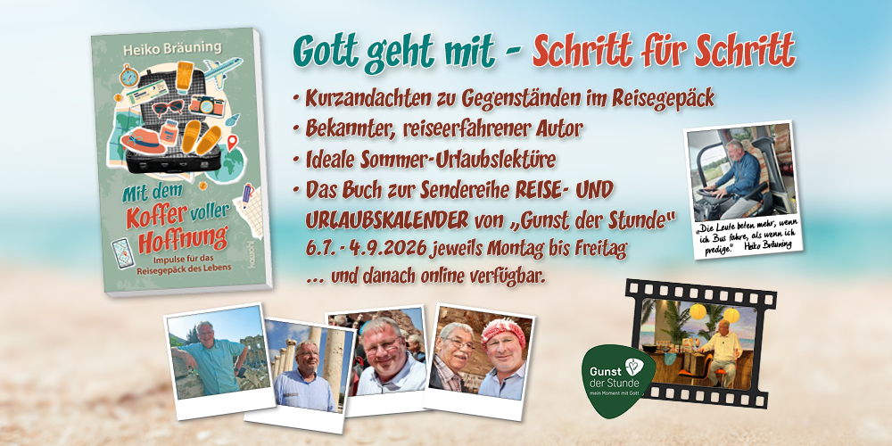 Buch "Mit dem Koffer voller Hoffnung" von Heiko Bräuning zur Sendereihe REISE- UND URLAUBSKALENDER von "Gunst der Stunde" vor Strand Hintergrund.
